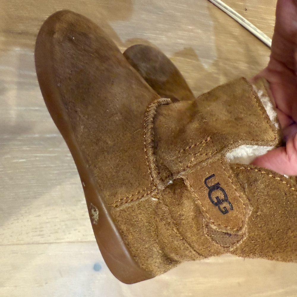 UGG Kids Brown Boots - Picture 1 of 5